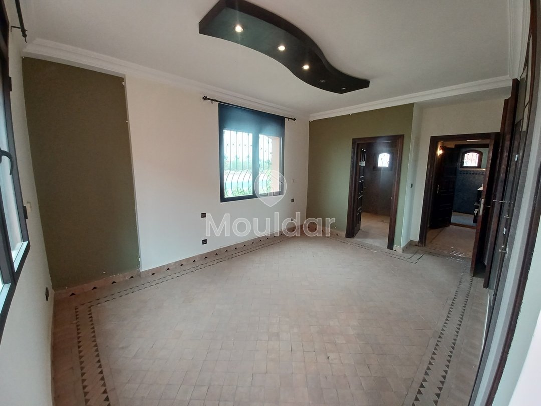 Villa Spacieuse à Marrakech : 4 Chambres, 240m² à Saisir - Photo 3