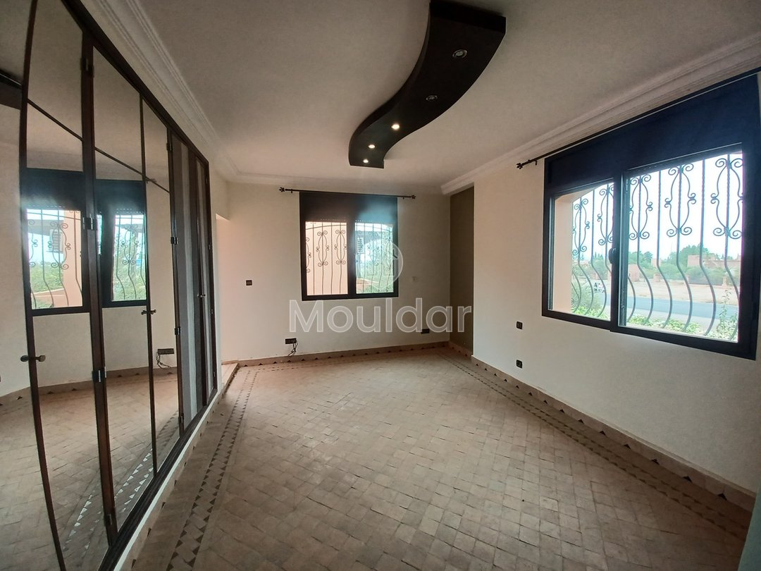 Villa Spacieuse à Marrakech : 4 Chambres, 240m² à Saisir - Photo 6