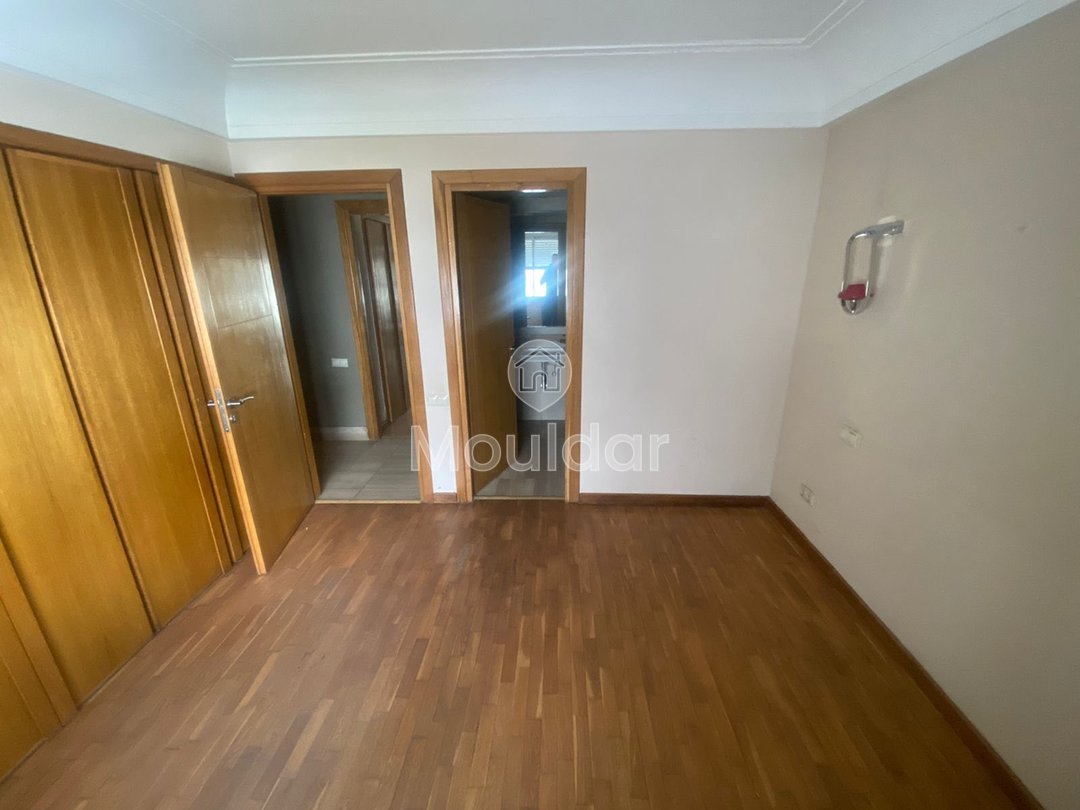 Kiralık: Üç Yatak Odalı Geniş Daire Triangle d’Or - Photo 2