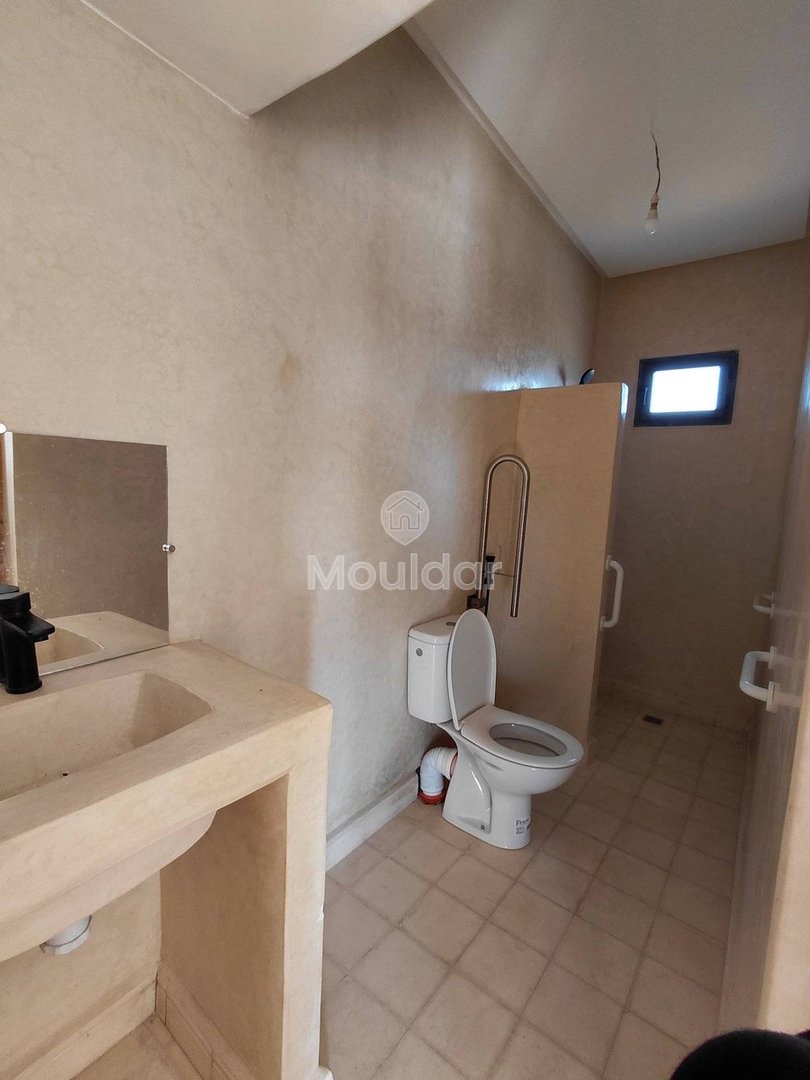 Luxury Villa for Rent: 5 Bedrooms with Garden and Pool - Photo 30