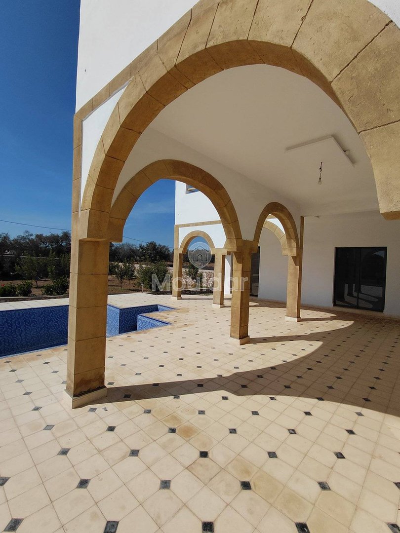 Luxury Villa for Rent: 5 Bedrooms with Garden and Pool - Photo 9