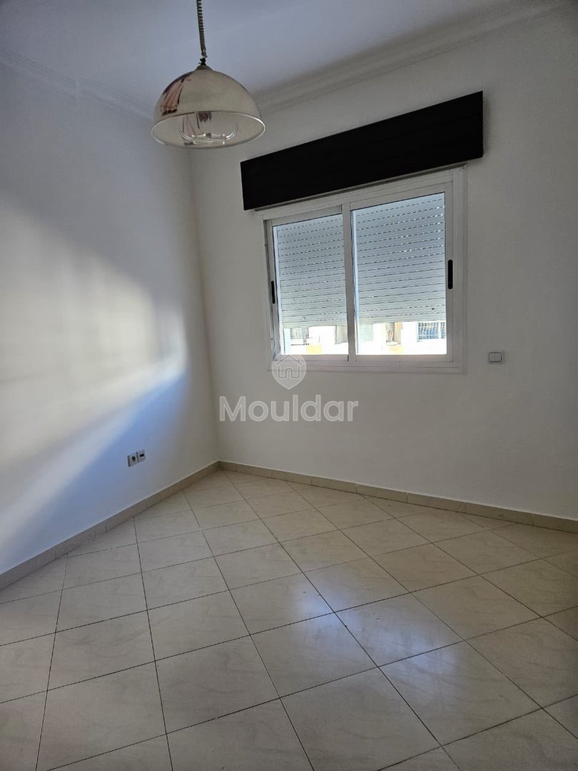 De închiriat: 2 dormitoare cu balcon în centrul orașului Tanger - Photo 2