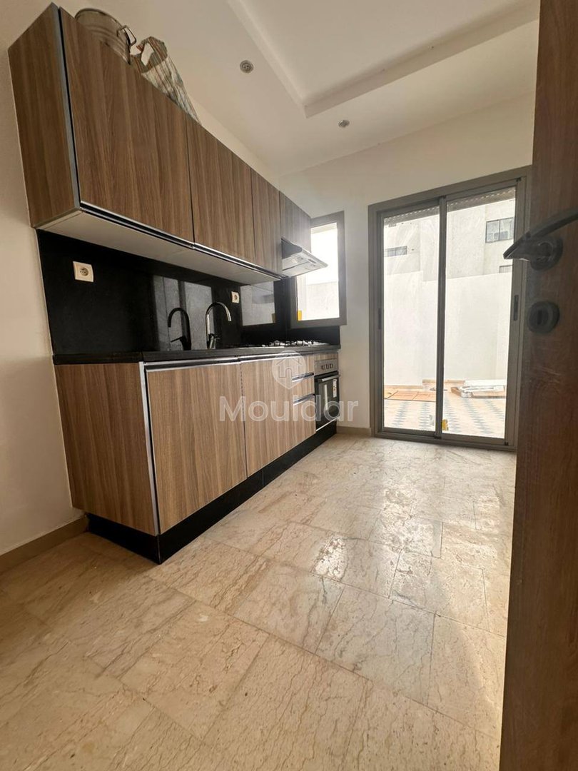 Modern Studio for Rent with Terrace in Val d'Anfa - Photo 6