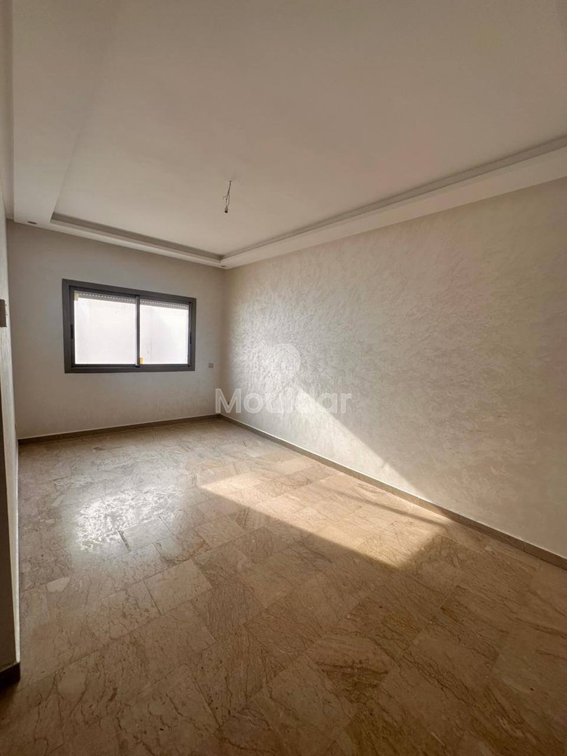 Modern Studio for Rent with Terrace in Val d'Anfa - Photo 2