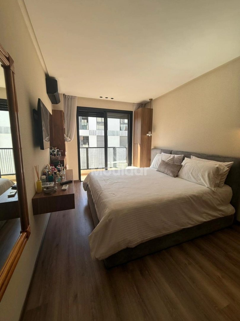 Spacious apartment for sale in Casablanca with balcony and parking - Photo 4