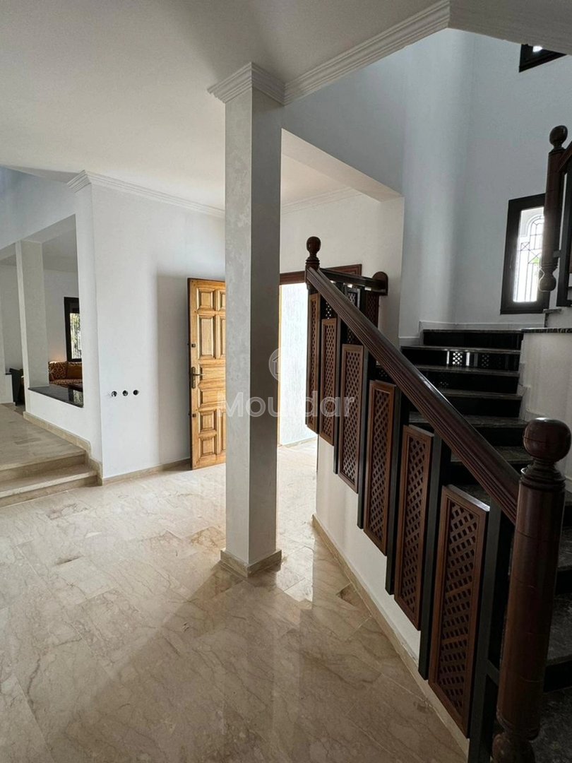 فيلا استثنائية للإيجار في الرباط، حي الرياض مع حديقة - Photo 2