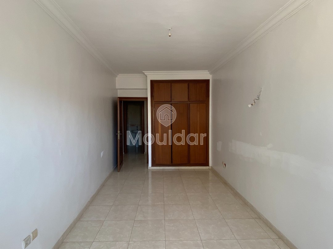 شقة جميلة 4 غرف للإيجار في الرباط ديور جامع - Photo 3