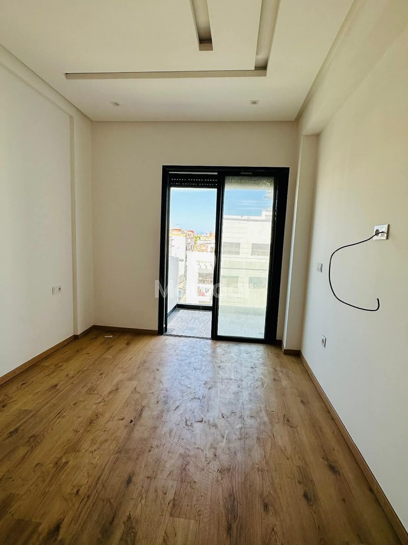 شقة حديثة للإيجار في مدينة الدار البيضاء المالية، تشمل شرفة - Photo 4