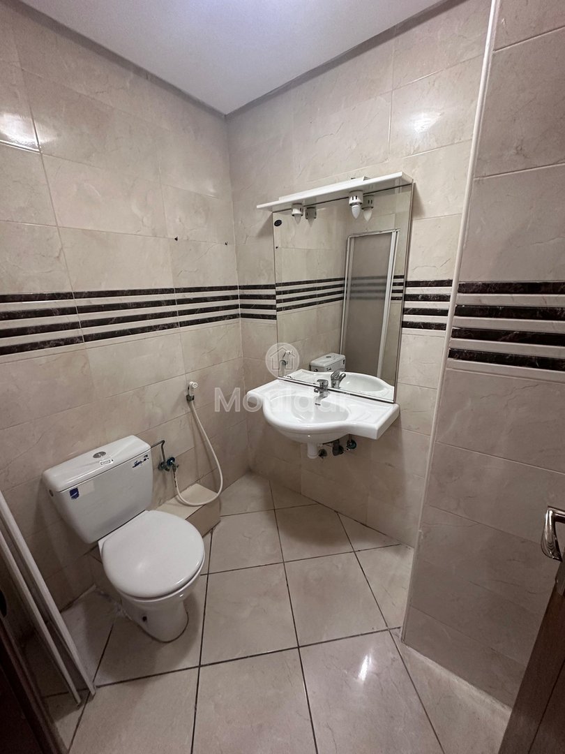 Casablanca'da geniş bir terasli güzel bir daire - Photo 9