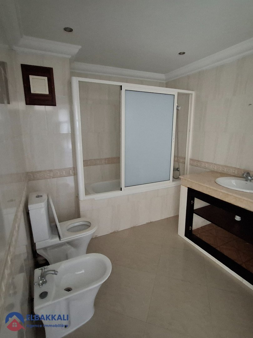 شقة للإيجار في طنجة: 5 غرف، إطلالة رائعة - Photo 21