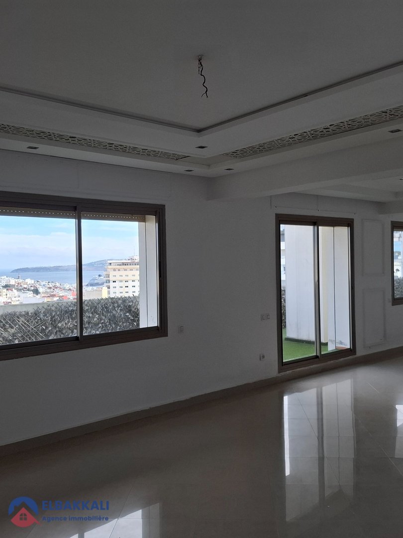 شقة للإيجار في طنجة: 5 غرف، إطلالة رائعة - Photo 10