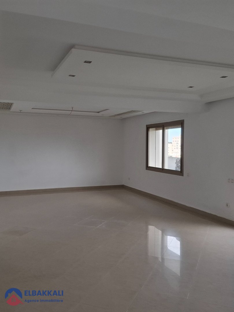 شقة للإيجار في طنجة: 5 غرف، إطلالة رائعة - Photo 11