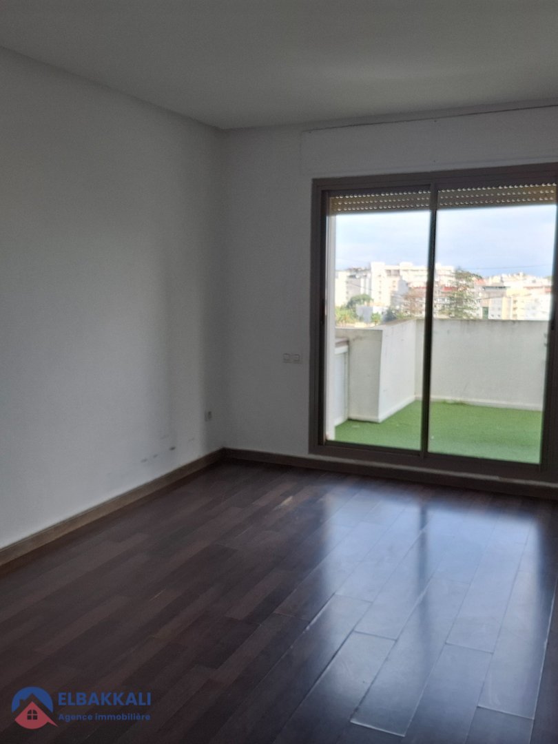 شقة للإيجار في طنجة: 5 غرف، إطلالة رائعة - Photo 14