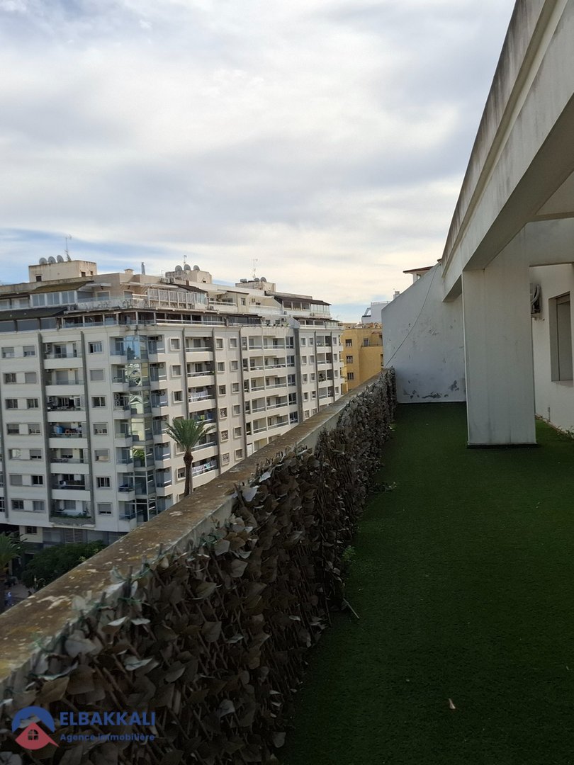 شقة للإيجار في طنجة: 5 غرف، إطلالة رائعة - Photo 2