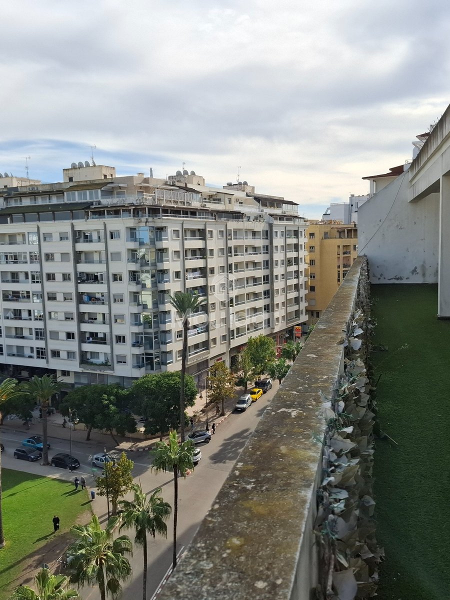 Appartement à Louer à Tanger : 5 Chambres, Vue Imprenable - Photo 3