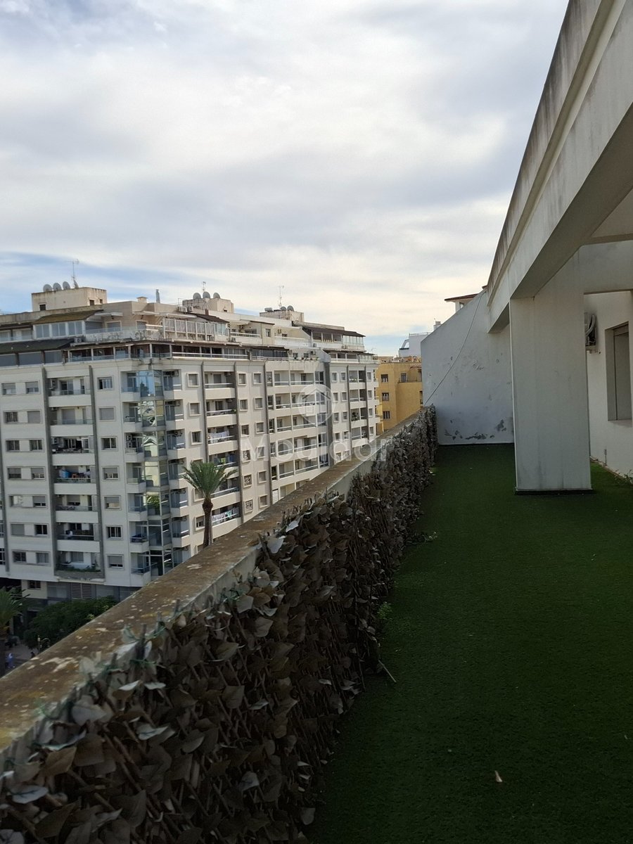 Appartement à Louer à Tanger : 5 Chambres, Vue Imprenable - Photo 2