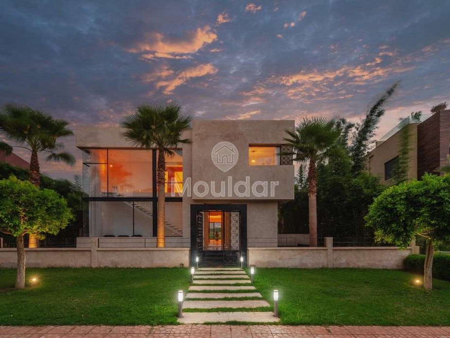 فيلا فسيحة في الدار البيضاء: 5 غرف، فرصة للانقضاض عليها - Photo 16