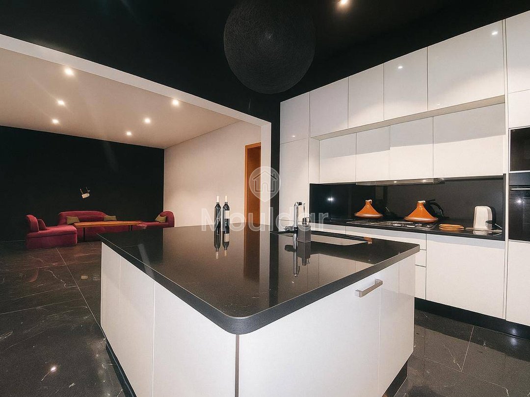 فيلا فسيحة في الدار البيضاء: 5 غرف، فرصة للانقضاض عليها - Photo 23