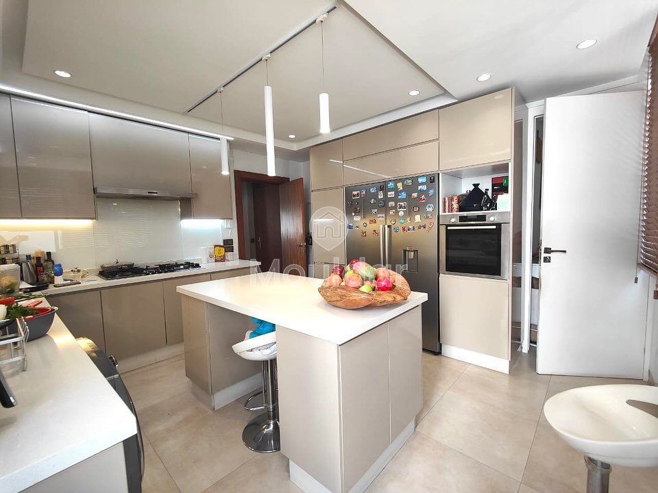 Elegant 3-Bedroom Apartment for Sale in Casablanca Racine - Photo 9