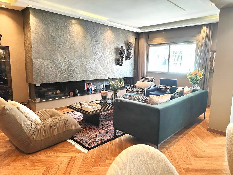 Elegant 3-Bedroom Apartment for Sale in Casablanca Racine - Photo 2