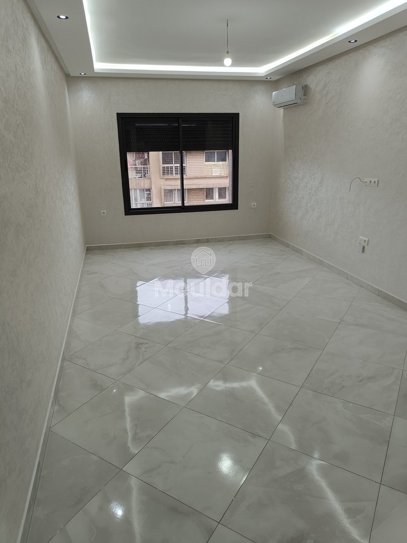 Casablanca'da 5. katta konfor ve modernlikte kiralık güzel bir stüdyo - Photo 1