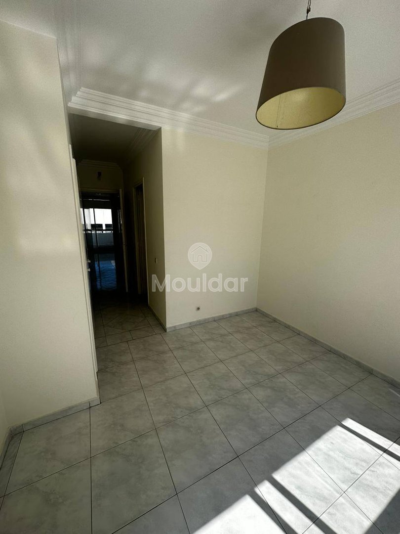 شقة للإيجار: ٣ غرف نوم في الرباط، تراس خاص - Photo 4