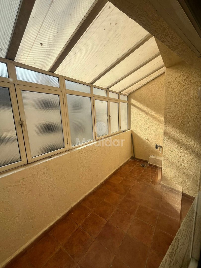 Casablanca'da teras ve klima ile modern bir daire kiralık - Photo 8