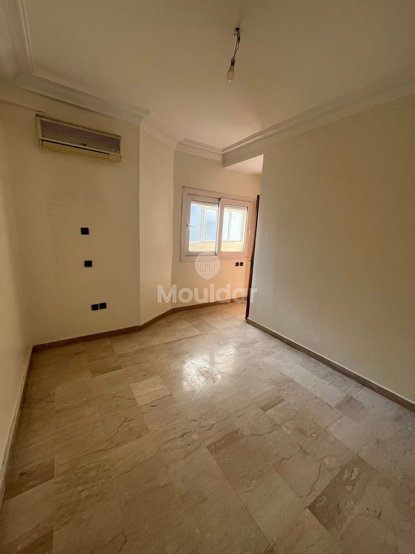 Casablanca'da teras ve klima ile modern bir daire kiralık - Photo 3