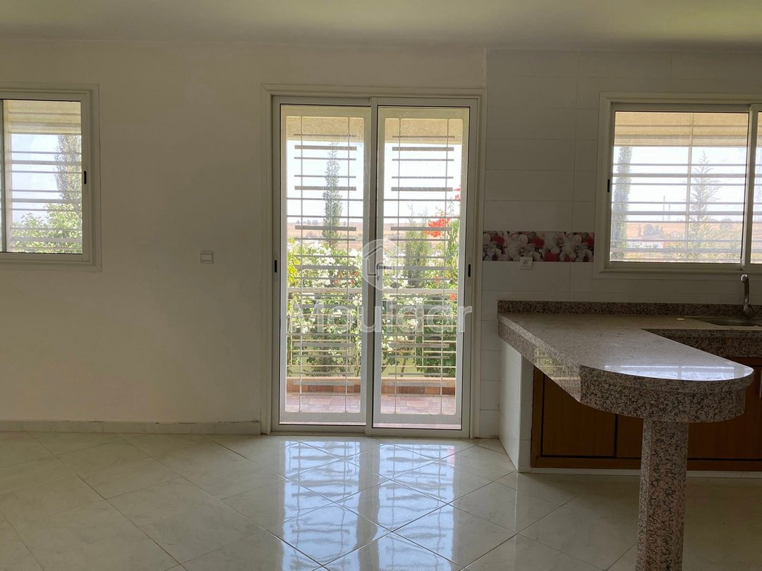 فيلا عصرية في الرباط: 4 غرف نوم، حديقة وشرفة - Photo 6