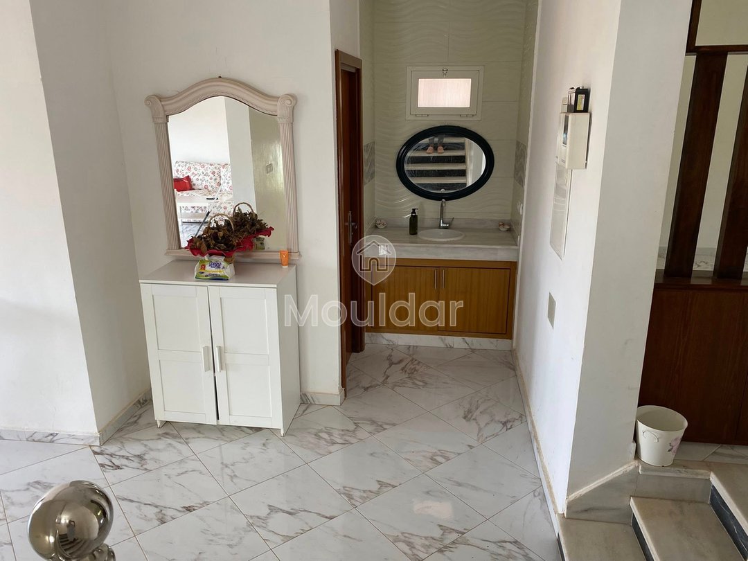 فيلا عصرية في الرباط: 4 غرف نوم، حديقة وشرفة - Photo 10