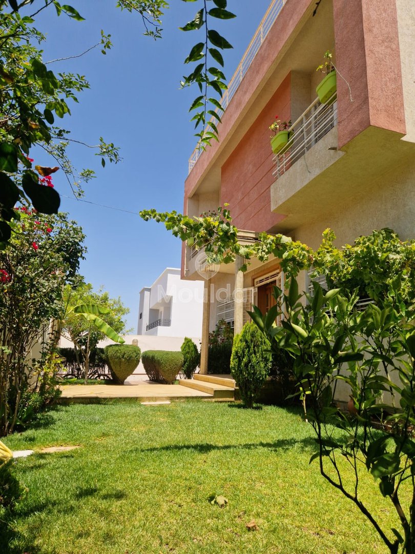 فيلا عصرية في الرباط: 4 غرف نوم، حديقة وشرفة - Photo 15