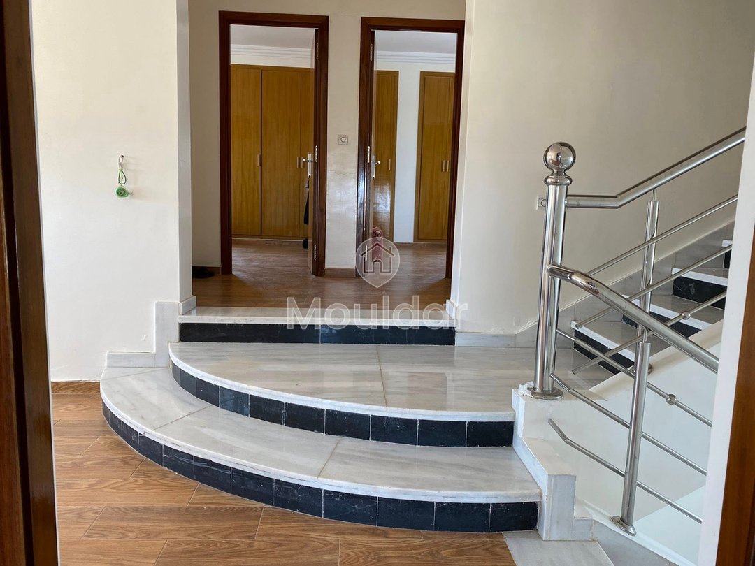 فيلا عصرية في الرباط: 4 غرف نوم، حديقة وشرفة - Photo 5