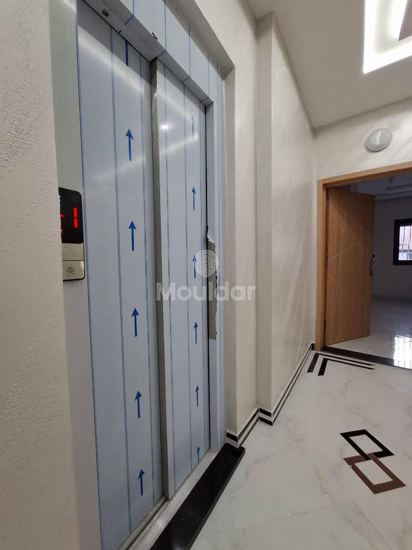 Apartment in Martil: 2 Bedrooms with Balcony and Equipped Kitchen - Photo 4