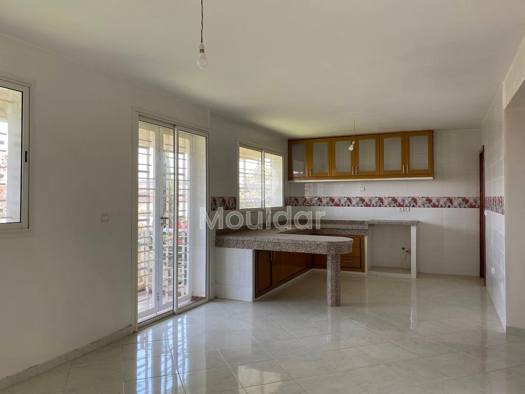 فيلا عصرية في الرباط: 4 غرف نوم، حديقة وشرفة - Photo 16