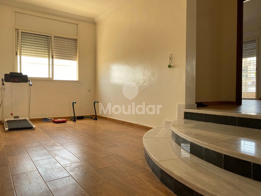 فيلا عصرية في الرباط: 4 غرف نوم، حديقة وشرفة - Photo 2