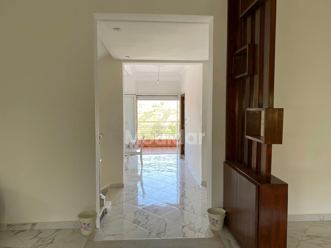 فيلا عصرية في الرباط: 4 غرف نوم، حديقة وشرفة - Photo 9