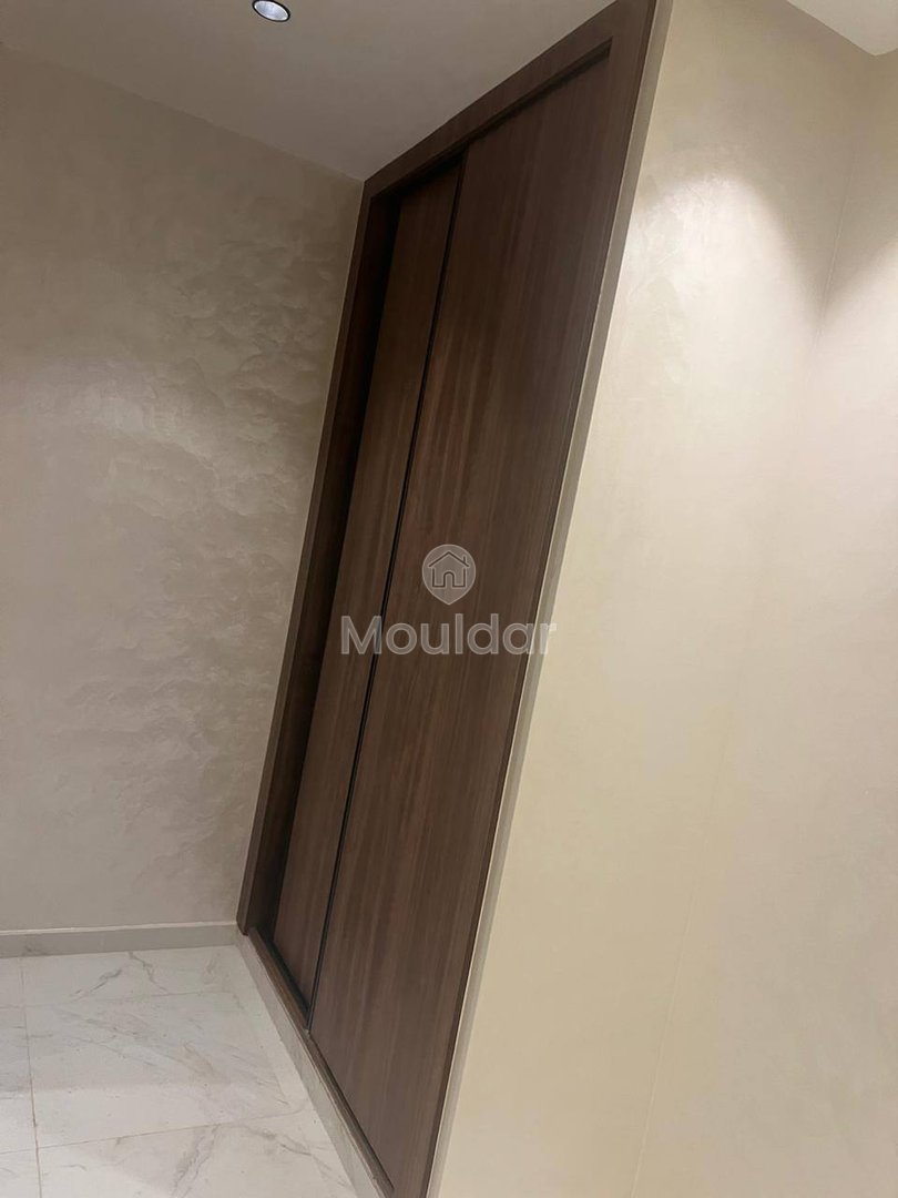 Appartement te huur in Sidi Maarouf: 2 kamers, uitgerust - Photo 2