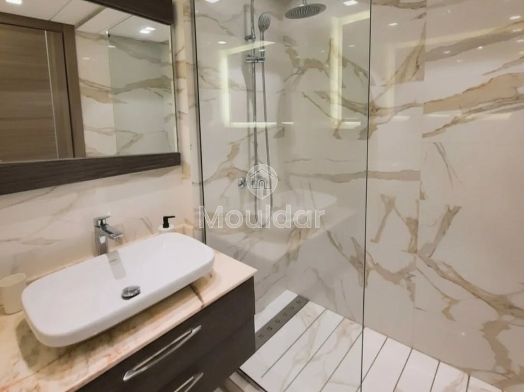 Casablanca'da 3 odalı şirin bir kiralık daire - Photo 9