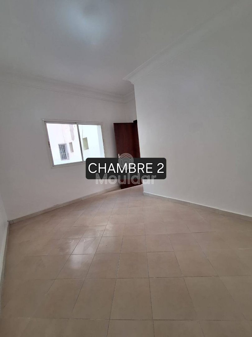 Affascinante appartamento con 1 camera da letto in affitto a Casablanca - Photo 3