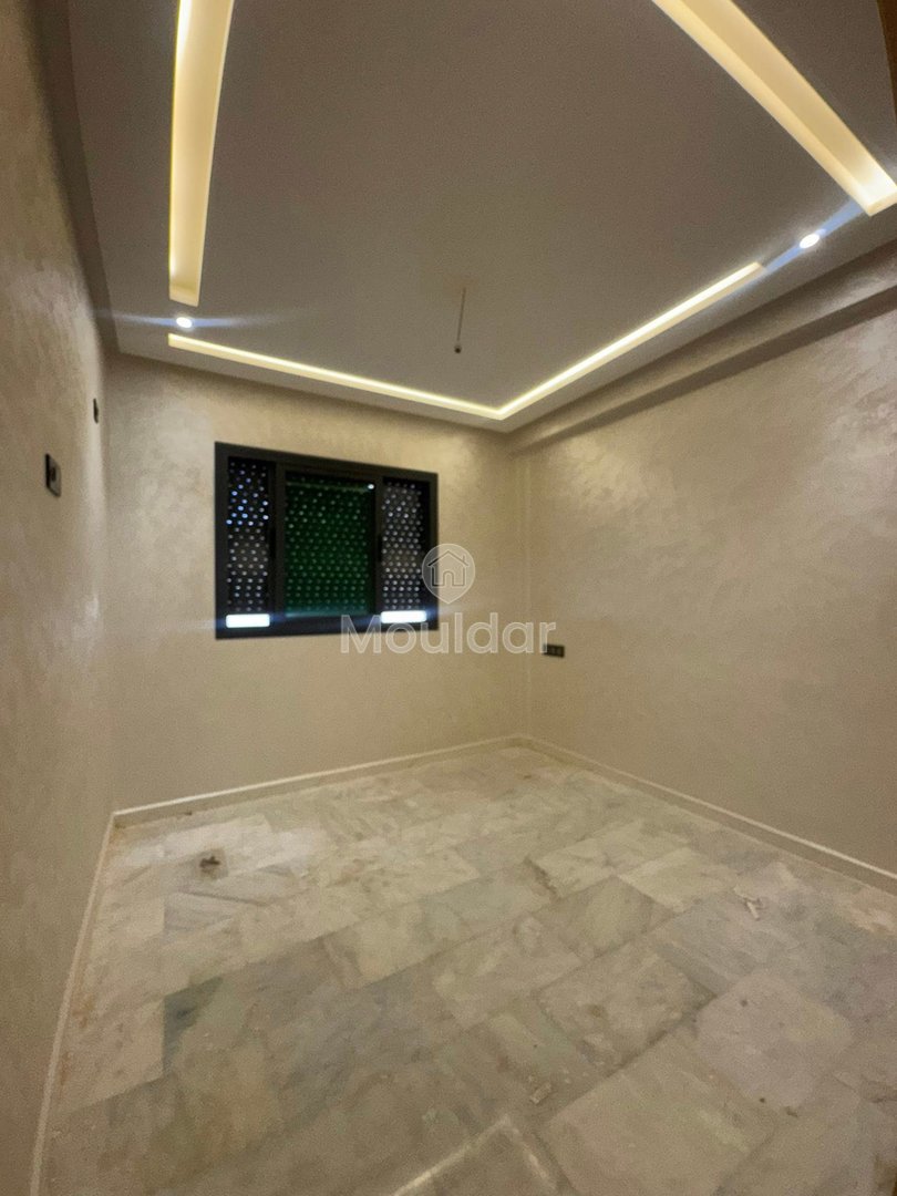 Bonito Apartamento en Venta en Fez: 3 Habitaciones, Balcón, Aparcamiento - Photo 2