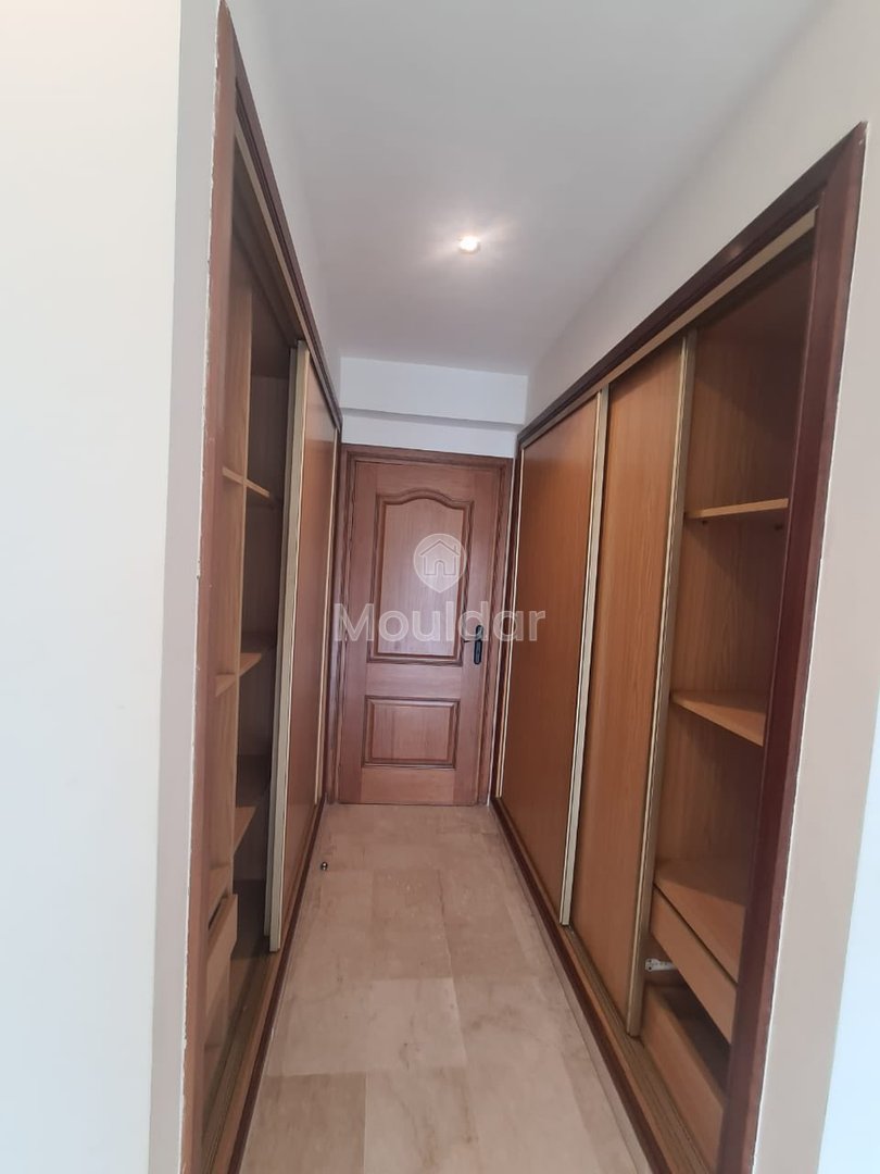 استأجر شقة مكونة من 4 غرف نوم مع شرفة في الدار البيضاء - Photo 5