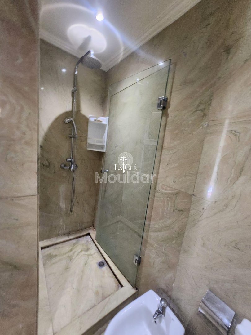 For Sale: 3-Bedroom Apartment with Balcony in Casablanca - Photo 9