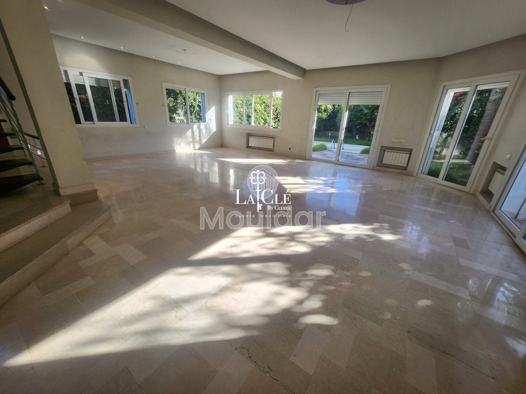 فيلا فاخرة في الدار البيضاء: أناقة وراحة لا تضاهى - Photo 2