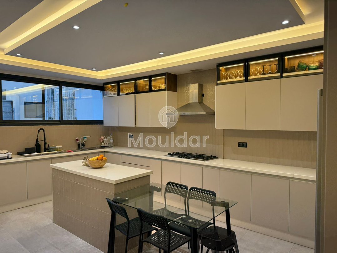 Casablanca'da balkonlu ve şömineli geniş bir daire - Photo 10