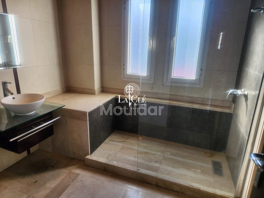 فيلا فاخرة في الدار البيضاء: أناقة وراحة لا تضاهى - Photo 19