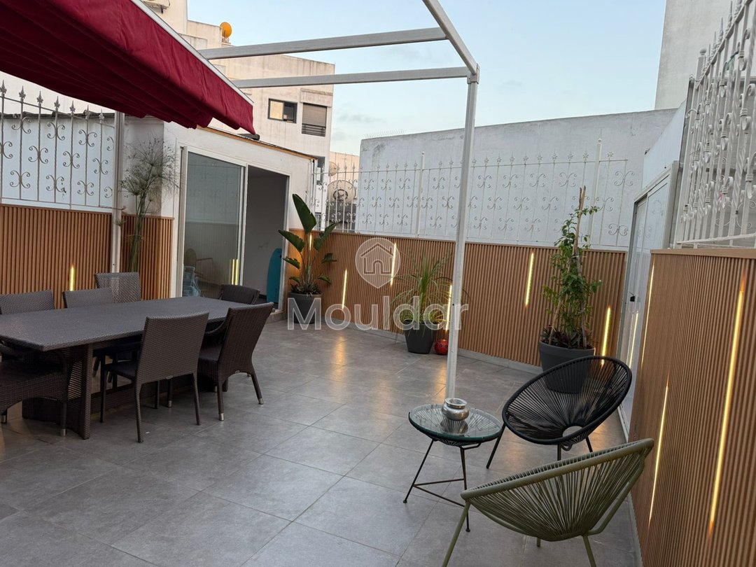 Casablanca'da balkonlu ve şömineli geniş bir daire - Photo 9