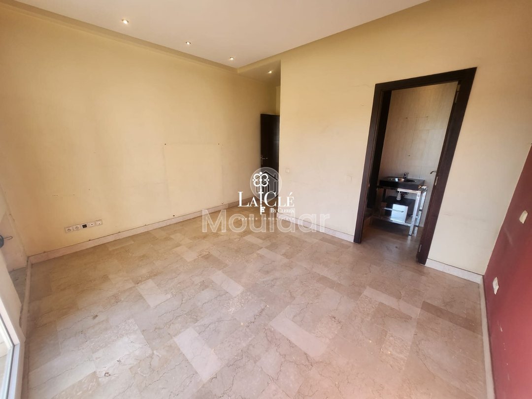 فيلا فاخرة في الدار البيضاء: أناقة وراحة لا تضاهى - Photo 9