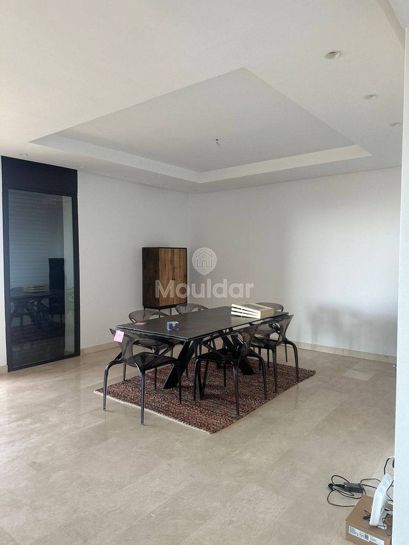 شقة رائعة للايجار بإطلالة على البحر، عين دياب - Photo 4