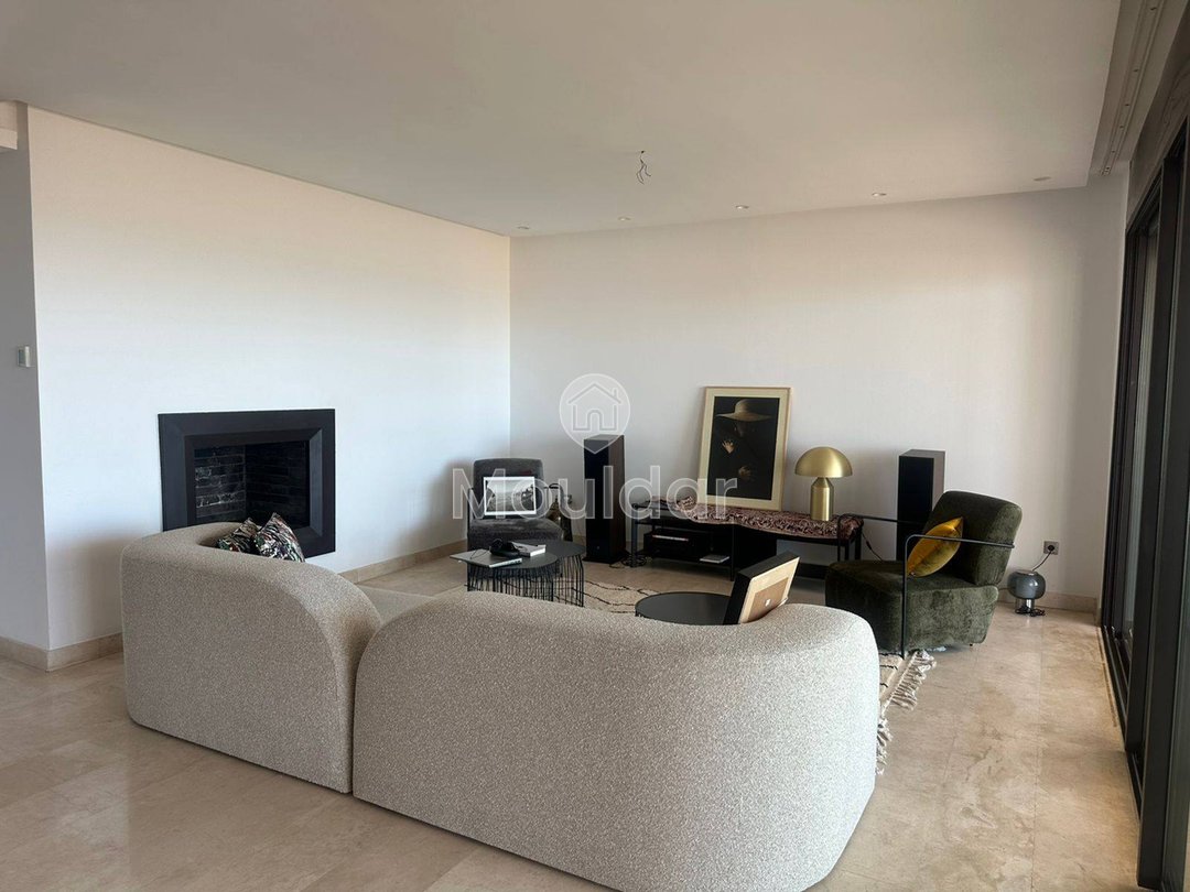 شقة رائعة للايجار بإطلالة على البحر، عين دياب - Photo 1