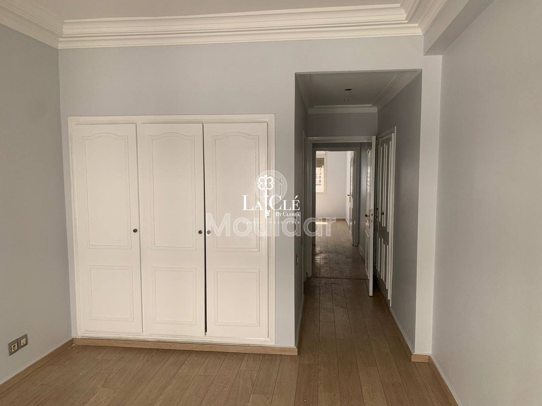 Charming 3-Bedroom Apartment for Sale in Racine, Casablanca - Photo 6